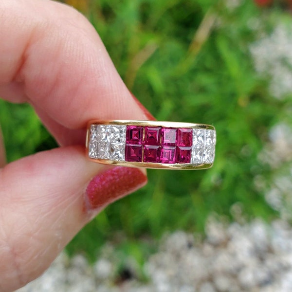 Modern estate 18k gold invisibly set square princess cut ruby diamond band ring with surprise stone trilliant cut,  size 8-1/4