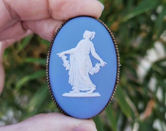 Vintage sterling silver blue jasperware Wedgwood England brooch, dated 1968