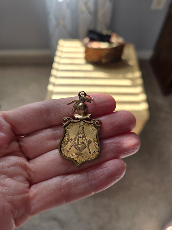 Antique gold filled enamel Masonic fob - image 4