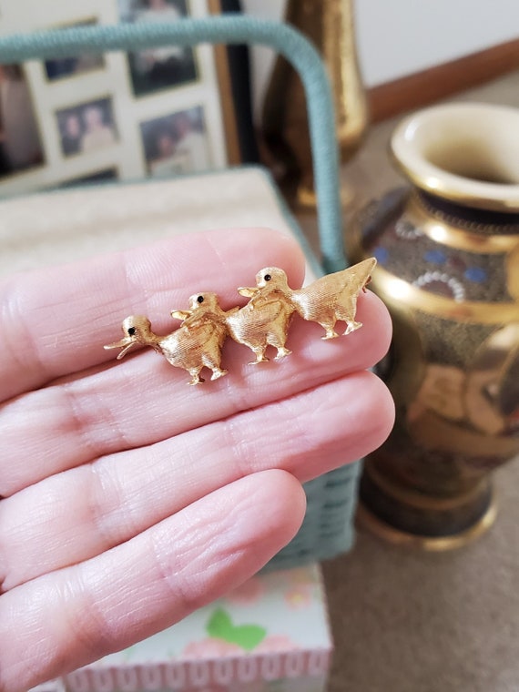 Vintage 14k gold three ducklings bird brooch pin … - image 5