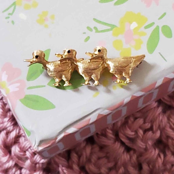 Vintage 14k gold three ducklings bird brooch pin … - image 2