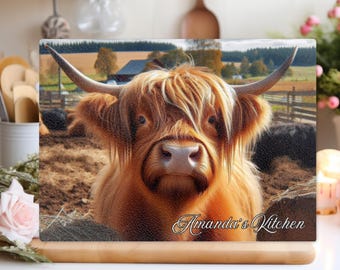 Personalized Highland Cow Glass Chopping Board: Kitchen Decor