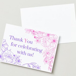 Carte de remerciement pliée imprimable motif floral violet rose recto-verso avec de beaux mots de remerciement