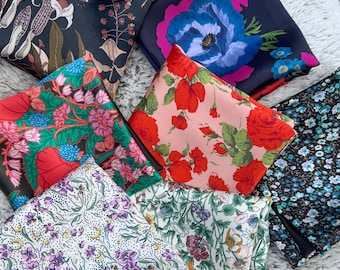 Fazzoletto da taschino in seta con stampa Liberty di lusso: abbigliamento formale double-face