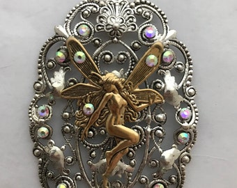 Large fairy pendant on filigree background