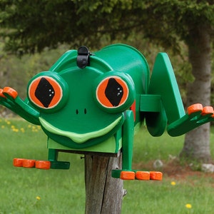 Tree Frog Custom Mailbox, animal gift,crossknots woodworking, custom mailbox, custom animal mailbox