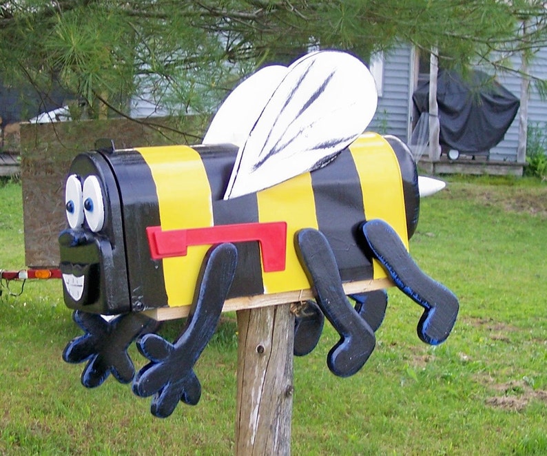 Bumble Bee Mailbox, Bee Mailbox, Bug Mailbox, Animal Mailbox, Flapping