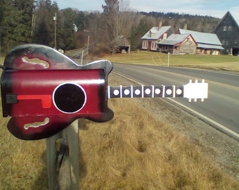 Guitar mailbox
