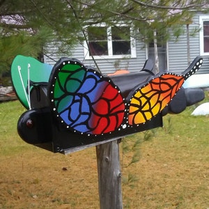 Butterfly mailbox. mailbox butterfly, bug mailbox