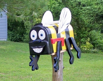 bumble bee mailbox, bee mailbox, bug mailbox, animal mailbox, flapping wings custom handmade