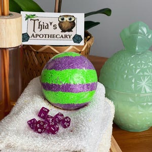 Dice Bath Bomb with Mini Dice Set – RPG Gamer Gift accessories for dnd daggerheart