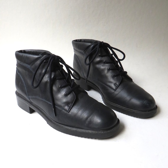 90s vintage Danexx Midnight Blue Leather Ankle Boo