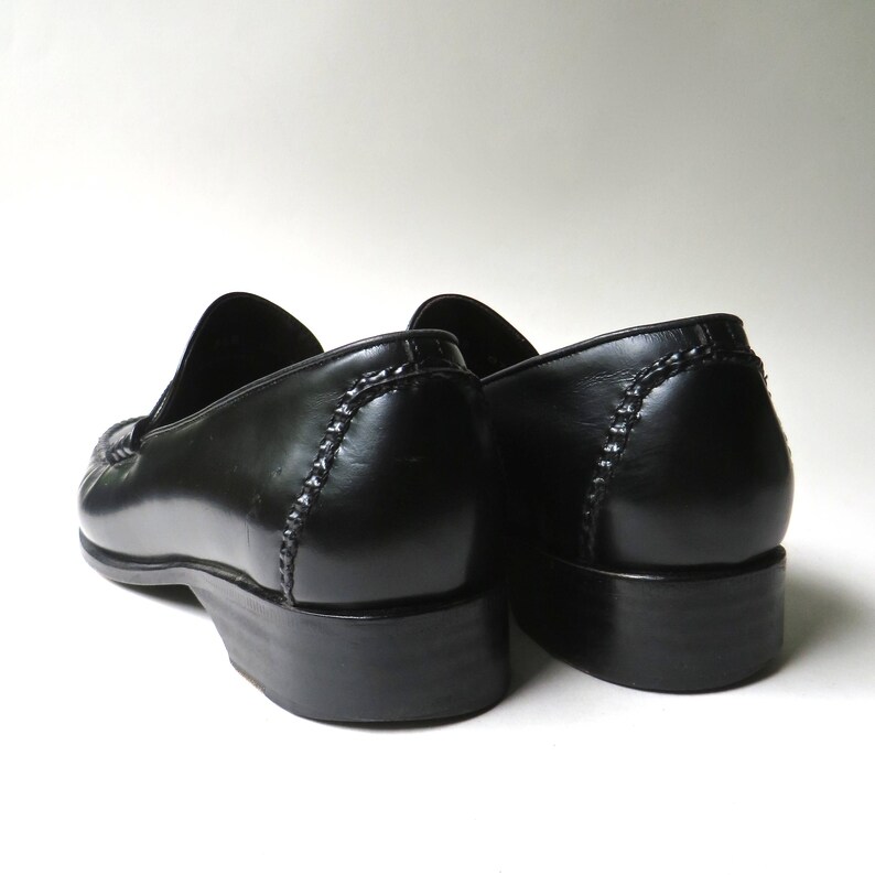 Cole Haan vintage Black Leather Penny Loafers Cole Haan Country Penny Loafers Professional Work Attire Preppy Hipster Casual Collegiate
