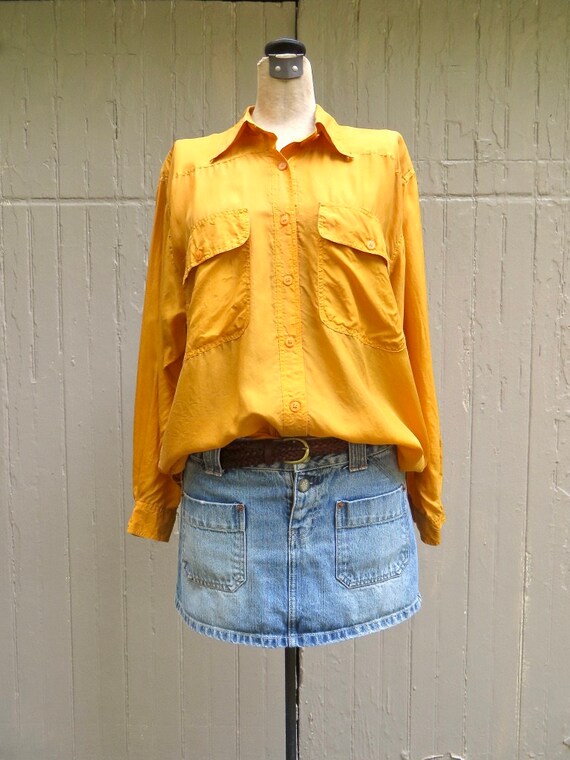 80s/90s vintage Vibrant Marigold Yellow Button Dow