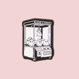 Ghost Claw Machine Enamel Pin: Spooky Kawaii Goth Gamer Brooch