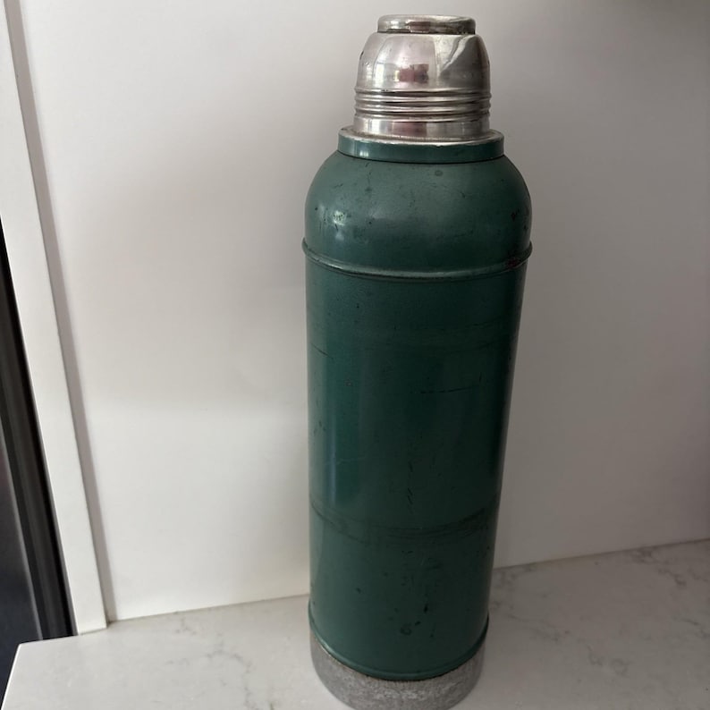 Vintage Stanley Super Vac Edelstahl gefüttert Thermoskanne USA N945 rotes Etikett Bild 3