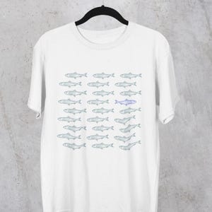Les Sardines Be Unique T-Shirt | Fisherman Aesthetic Fish Pattern | Nautical Ocean Lover | Angler apparel