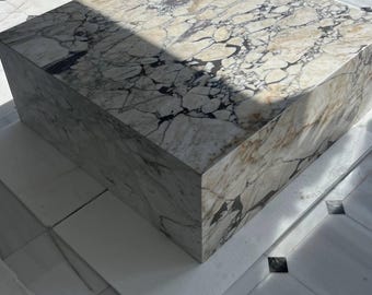 Stolik kawowy Calacatta Viola Marble 90 x 90 cm, kwadratowy stolik kawowy, luksusowy stolik z naturalnego kamienia, ręcznie robione meble z marmuru