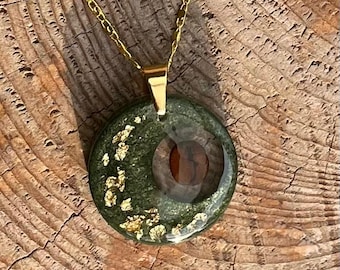 Necklace with real coffee bean, green, gold, handmade unique piece, gift for Valentine's Day, birthday, Mother's Day