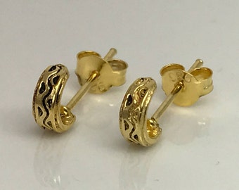 Antique looking gold earring, mini hoop stud earrings, men's earring, ear cartilage hoop earrings, helix piercing earrings  557C