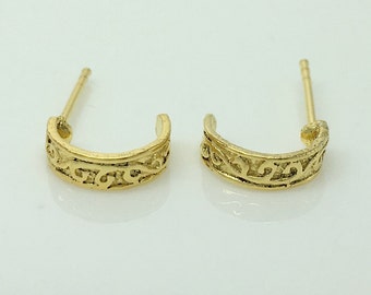Gold tone patterned hoop earrings, men's half hoop earrings, small gold hoops, light weight hoop earrings, half circle hoop,  557G
