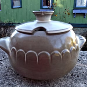 Vintage Frankoma Pottery Bean Pot Tureen Casserole Lazy Bones Pattern