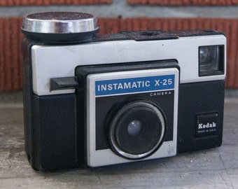 Vintage Kodak Instamatic X-25 Camera USA