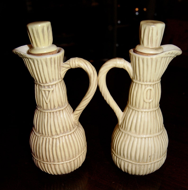 Mid Century Georges Briard Tisket-Tasket Oil and Vinegar Cruet Set image 1