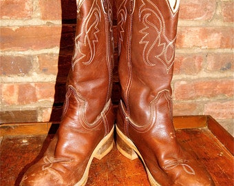 SALE.  Vintage  Lehigh Cowgirl Boots size 8