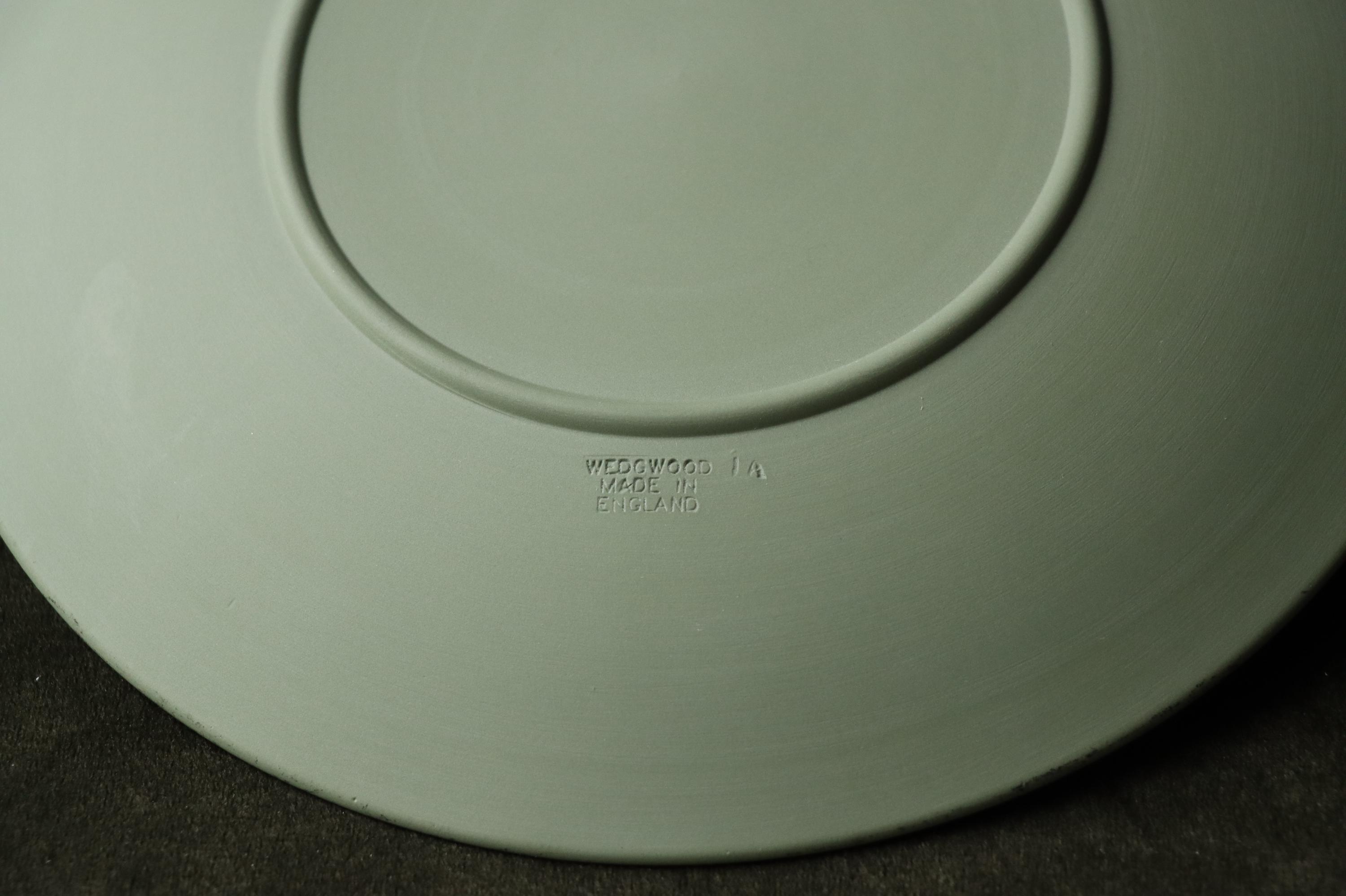 セージグリーンと白のキューピッド ウェッジウッド ジャスパーウェア