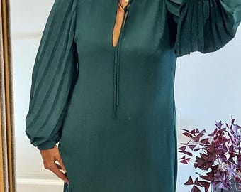 green emerald velvet dress Sisley Women's 4rhelv00r Dress, Olive Green 350, 44 EU, Olive Green 350, 8  : Amazon.sg: Fashion