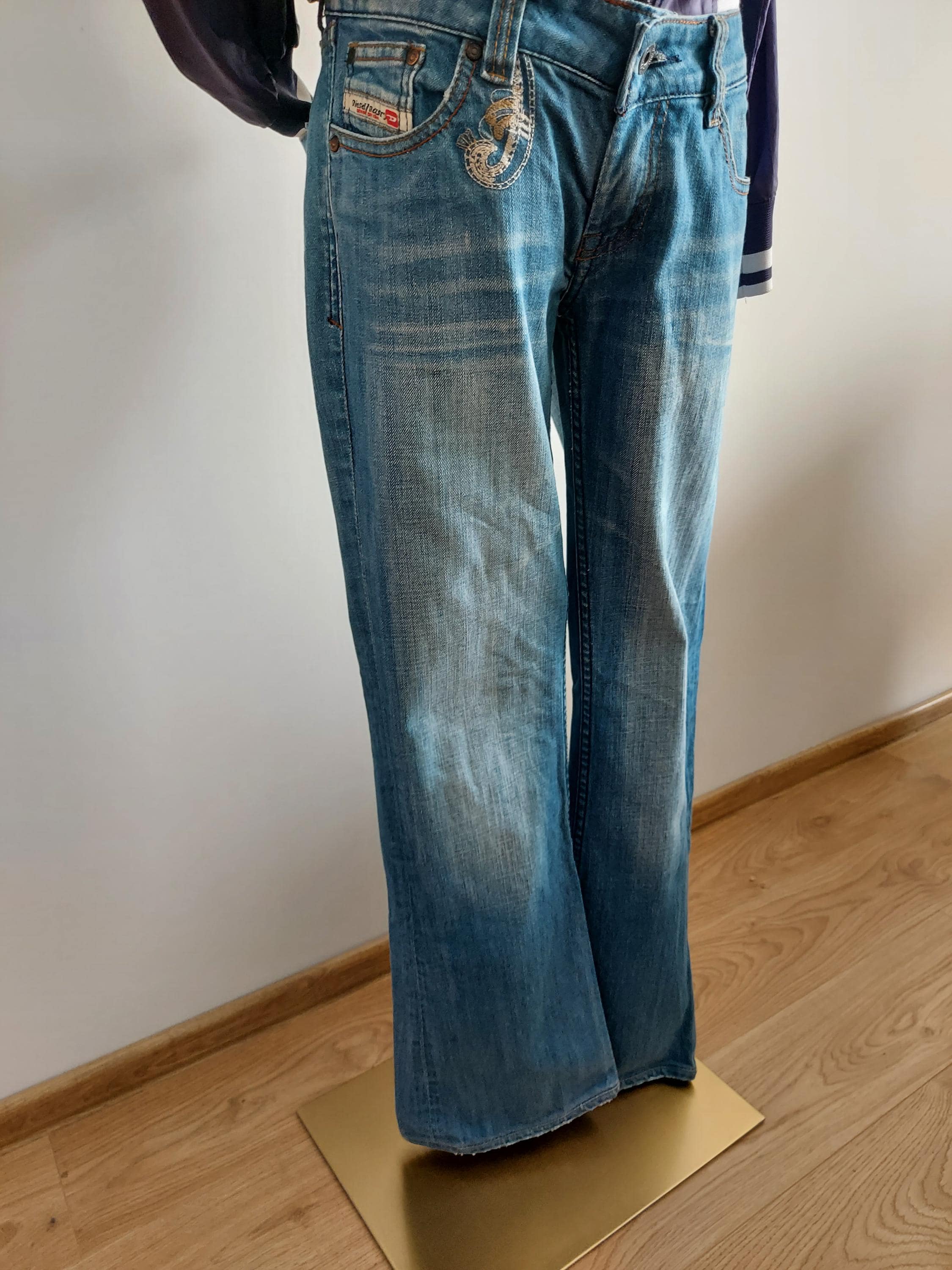 Vintage Diesel Flared Jeans, Low-rise Denim, Y2K Style (W29