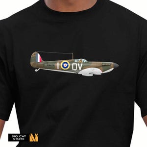AeroArt - Battle Of Britain Supermarine Spitfire Aircraft Artwork Design T-Shirt