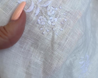 Embroidered Flower White Linen Fabric: 100% Linen, 56" Wide, Sold By The Yard
