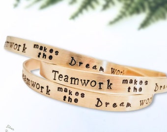 teamwork makes the dream work bracelet / dream team gift / work team quote cuff / team building gift / teambuilding / team jewelry gift