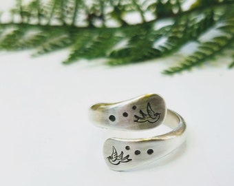 sparrow bird ring / wrap ring / adjustable unisex ring / memorial gift / girlfriend gift / soul mate gift / birds of a feather