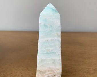 Blue aragonite tower / polished Caribbean calcite