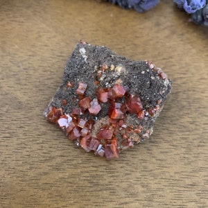 Vanadinite on matrix/ vanadinite cluster