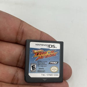 Hot Wheels: Track Attack (Nintendo DS、2010) ゲームカートのみ - テスト済みおよび動作中