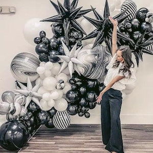 Ghirlanda di palloncini a forma di stella a strisce in marmo bianco e nero / 137 pezzi di decorazioni per feste fai da te, sfondo per compleanno, formale, laurea, evento speciale