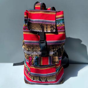 Peruaanse Aguayo-rugzak Traditioneel Doek Textiel Inca-erfgoed Sjamanistische symbolen Culturele tas Reisaccessoire Boho-stijl Rode rugzak