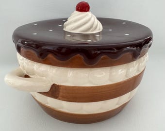 Cake Shape Casserole Serving Dish New