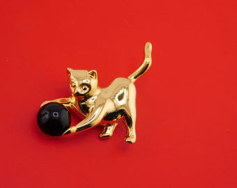 CAT Playing with Ball Brooch. Gold Plating Black Cabochon