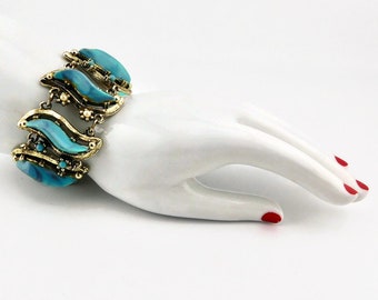 Vintage Gold tone Turquoise Blue Lucite and Faux Pearls Bracelet.