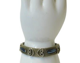 Silver tone Mesh with Hematite and Hearts Buckle Bracelet