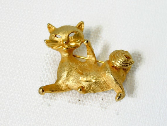 Vintage Textured Gold Plating CAT Brooch/Pin - image 4