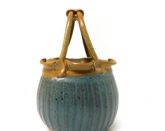 Vintage Signed  HEYWARD. North Georgia Pottery Basket