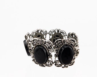 Vintage  Silver tone with Oval Black Lucite  Chunky Bracelet.