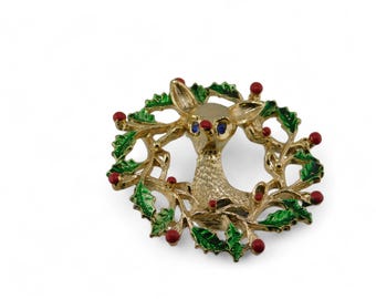 Vintage GERRY'S Reindeer  in Wreath Christmas Brooch/Pin.