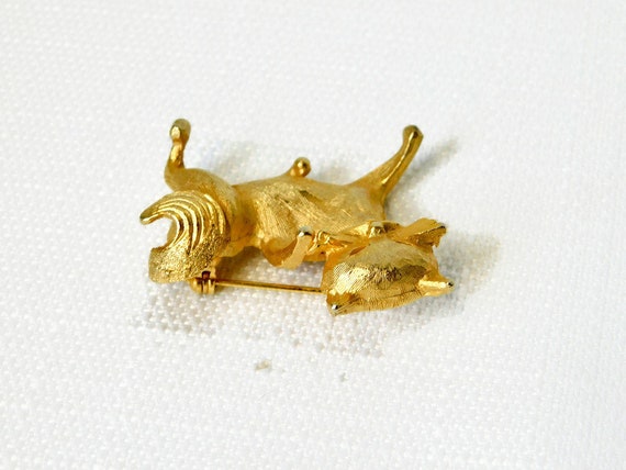 Vintage Textured Gold Plating CAT Brooch/Pin - image 5